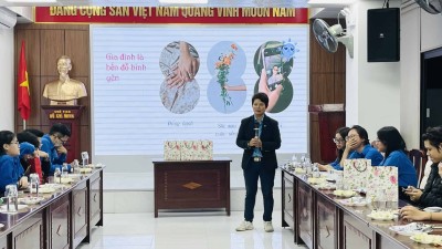 Sinh hoạt câu lạc bộ “Thanh niên không nên kết hôn muộn và không nên sinh con muộn” tại quận Ba Đình