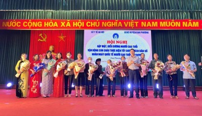 Hà Nội biểu dương 100 người cao tuổi tiêu biểu thực hiện tốt chính sách dân số tại huyện Đan Phượng